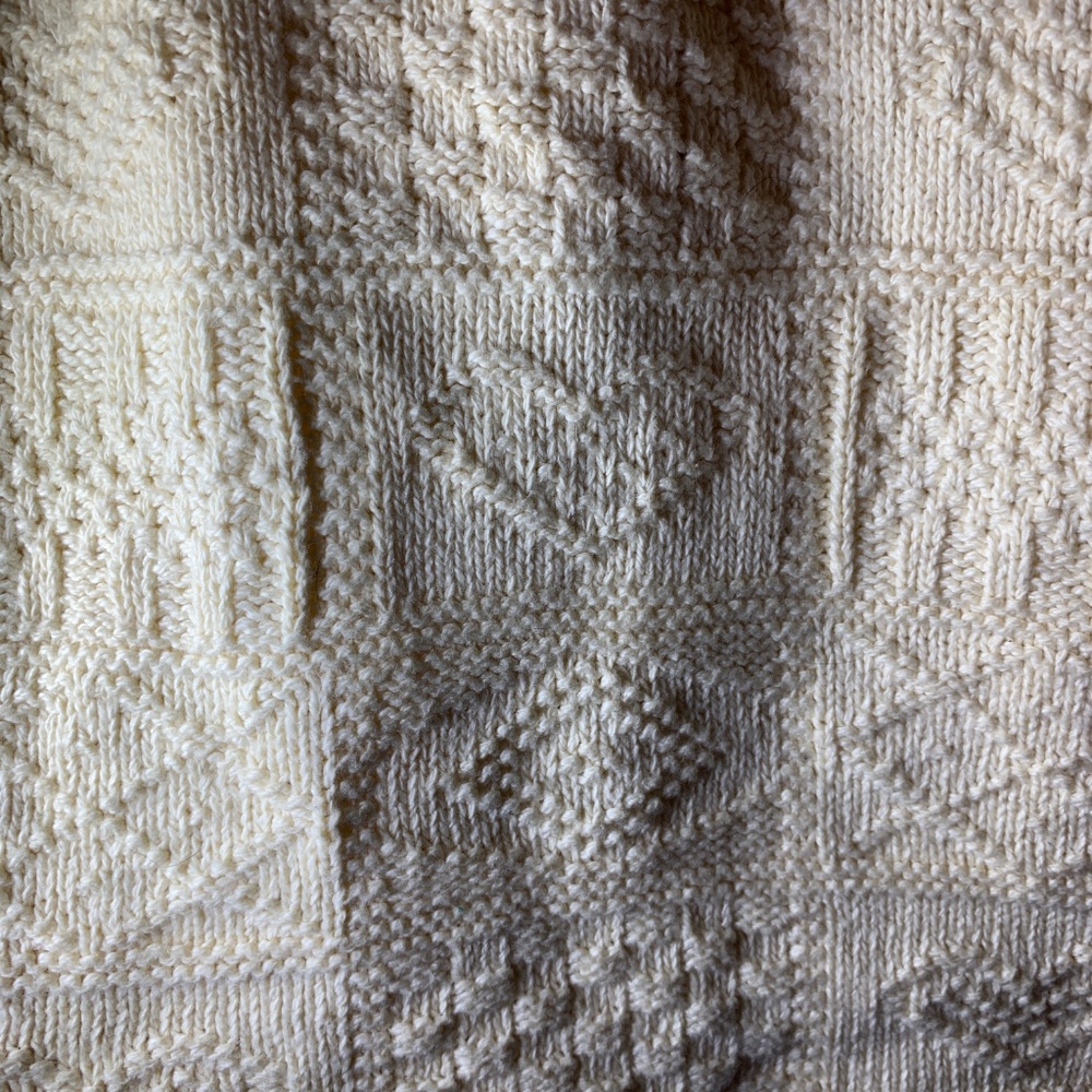 Heart Pattern Crop Tank - Picture 2 of 2
